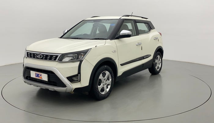 2020 Mahindra XUV300 1.2 W6 MT, Petrol, Manual, 30,356 km, Left Front Diagonal