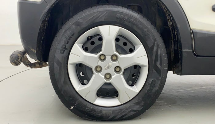 2020 Mahindra XUV300 1.2 W6 MT, Petrol, Manual, 30,356 km, Right Rear Wheel