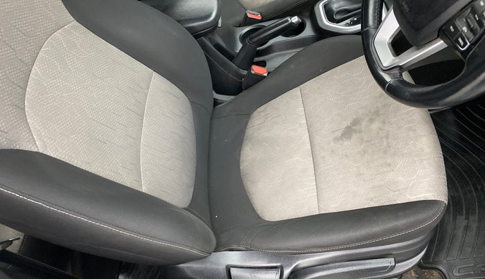 2019 Hyundai Creta SX AT 1.6 DIESEL, Diesel, Automatic, 80,463 km, Driver seat - Cover slightly stained