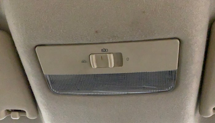 2017 Skoda Rapid AMBITION 1.5 TDI, Diesel, Manual, 1,23,383 km, Ceiling - Roof light/s not working