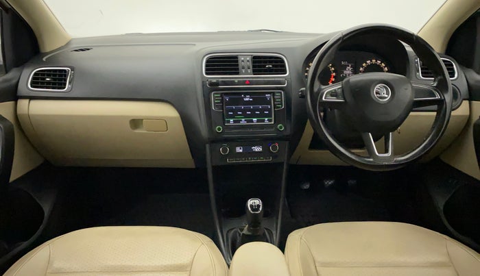 2017 Skoda Rapid AMBITION 1.5 TDI, Diesel, Manual, 1,23,383 km, Dashboard
