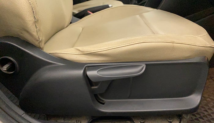 2017 Skoda Rapid AMBITION 1.5 TDI, Diesel, Manual, 1,23,383 km, Driver Side Adjustment Panel