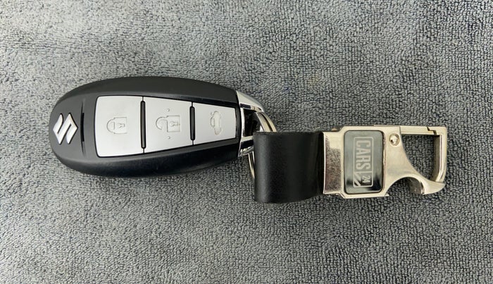 2015 Maruti Swift Dzire ZDI, Diesel, Manual, 13,467 km, Key Close Up