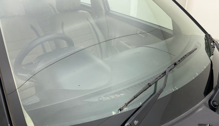 2014 Maruti Swift Dzire ZXI, Petrol, Manual, 1,09,051 km, Front windshield - Minor spot on windshield