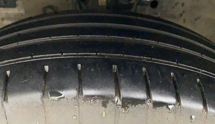 2014 Maruti Swift Dzire ZXI, Petrol, Manual, 1,09,051 km, Left Front Tyre Tread