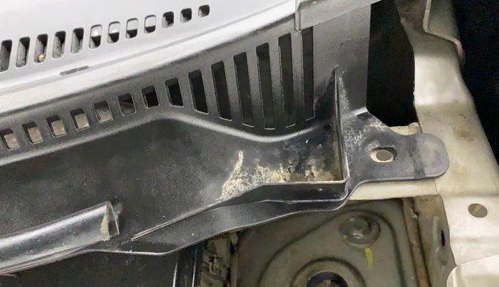 2017 Datsun Redi Go S 1.0, Petrol, Manual, 79,262 km, Bonnet (hood) - Cowl vent panel has minor damage