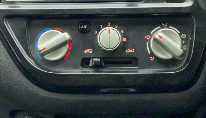 2017 Datsun Redi Go S 1.0, Petrol, Manual, 79,262 km, AC Unit - Directional switch has minor damage
