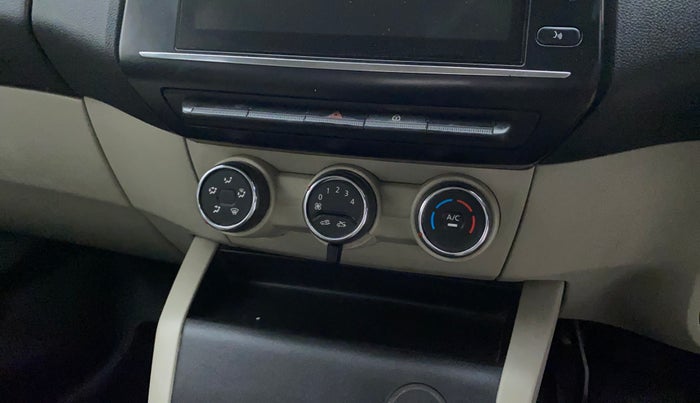 2020 Renault TRIBER RXT, Petrol, Manual, 61,207 km, Dashboard - Air Re-circulation knob is not working