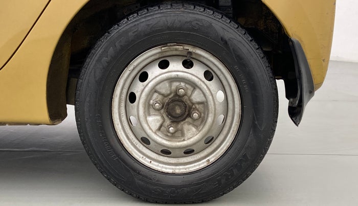 2014 Hyundai Eon ERA PLUS, Petrol, Manual, 52,981 km, Left Rear Wheel