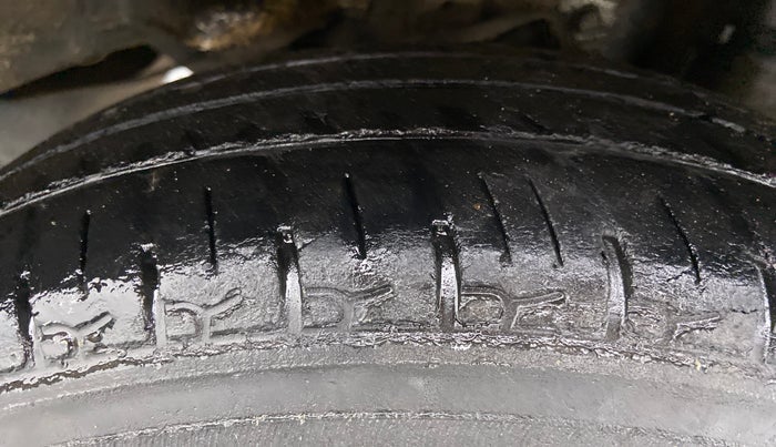 2014 Hyundai Eon ERA PLUS, Petrol, Manual, 52,981 km, Left Rear Tyre Tread