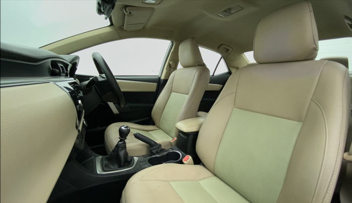 2015 Toyota Corolla Altis D 4D J, Diesel, Manual, 82,675 km, Right Side Front Door Cabin