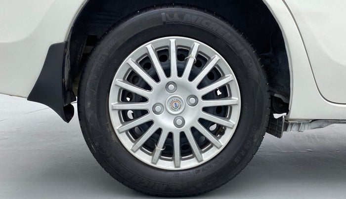 2015 Toyota Corolla Altis D 4D J, Diesel, Manual, 82,675 km, Right Rear Wheel