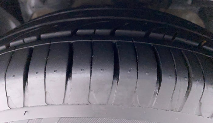 2016 Ford Figo Aspire 1.5 TITANIUM DIESEL, Diesel, Manual, 77,647 km, Left Front Tyre Tread