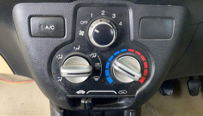 2013 Honda Brio 1.2 S MT I VTEC, Petrol, Manual, 94,473 km, AC Unit - Directional switch has minor damage