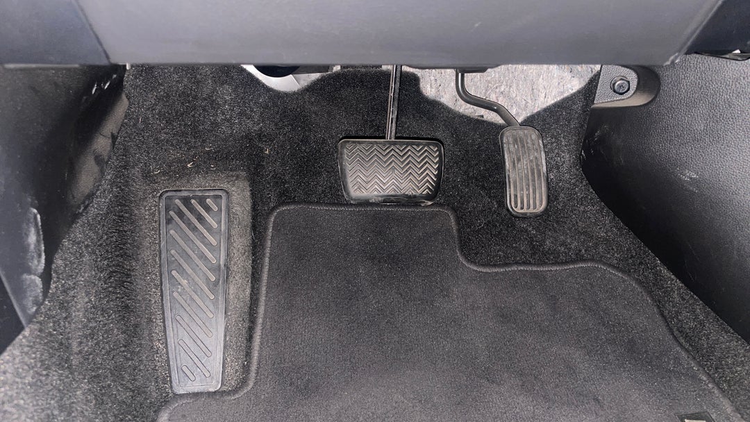 2019 Toyota Corolla Ascent Sport, Automatic, 97471 km, Pedals and Footmat