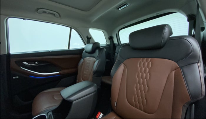2021 Hyundai ALCAZAR 1.5 SIGNATURE (O) AT 6STR, Diesel, Automatic, 31,327 km, Right Side Rear Door Cabin