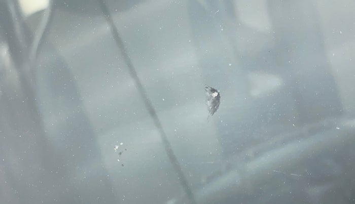 2010 Maruti Eeco 7 STR, Petrol, Manual, 83,123 km, Front windshield - Minor spot on windshield