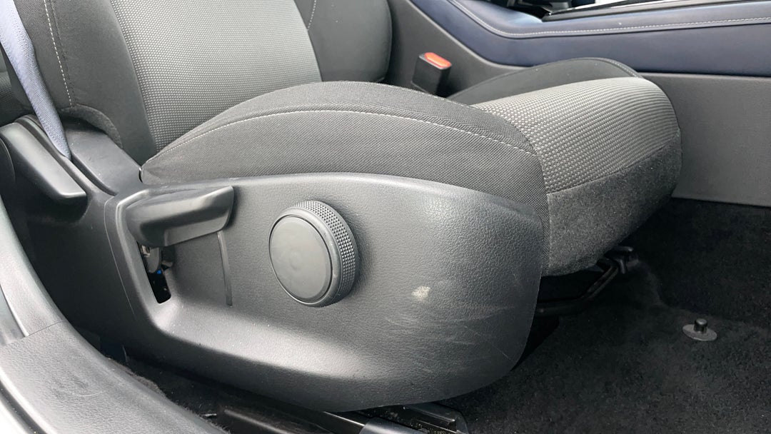 2024 Mazda CX-30 G20 Pure (FWD), Automatic, 45798 km, Drivers Side Adjustment Panel