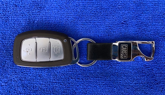 2022 Hyundai VENUE SX 1.2 PETROL, Petrol, Manual, 5,103 km, Key Close Up