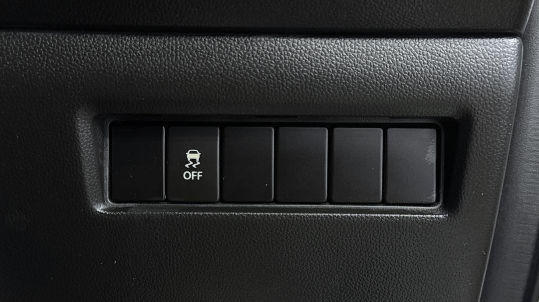 2017 Suzuki Swift Gl Navigator, Automatic, 77853 km, Utility Switches/Buttons