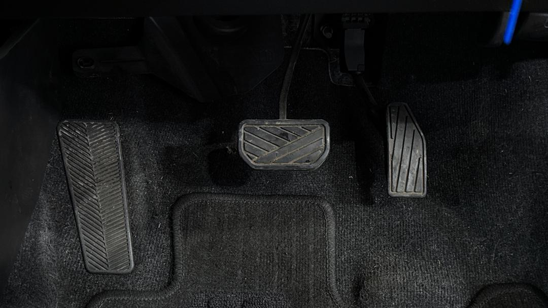 2017 Suzuki Swift Gl Navigator, Automatic, 77853 km, Pedals and Footmat