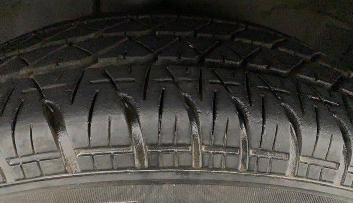 2012 Maruti Ritz VXI, Petrol, Manual, 41,199 km, Left Rear Tyre Tread