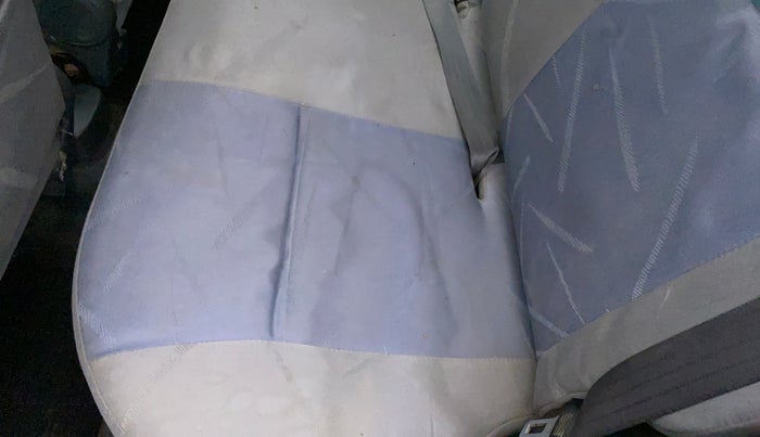 2012 Maruti Ritz VXI, Petrol, Manual, 41,199 km, Second-row left seat - Cover slightly torn