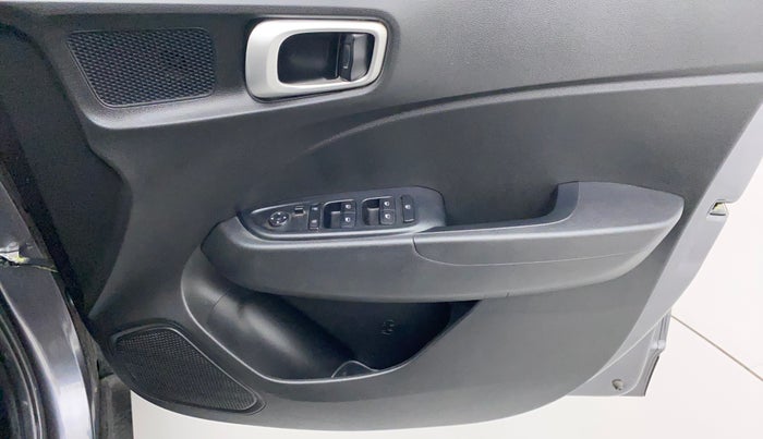 2022 Hyundai VENUE S 1.2, Petrol, Manual, 7,325 km, Driver Side Door Panels Control