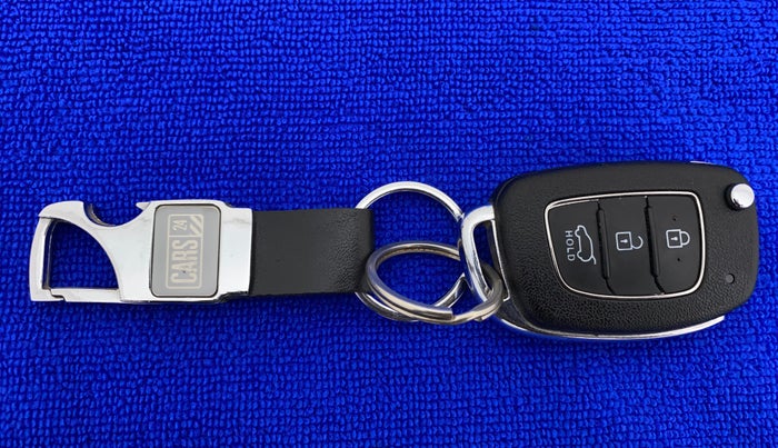 2022 Hyundai VENUE S 1.2, Petrol, Manual, 7,325 km, Key Close Up