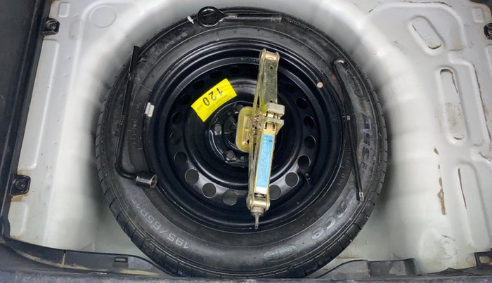 2019 Hyundai VENUE SX(O) CRDi, Diesel, Manual, 56,861 km, Spare Tyre