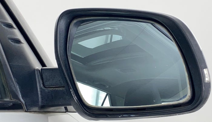 2019 Hyundai VENUE SX(O) CRDi, Diesel, Manual, 56,861 km, Right rear-view mirror - Mirror motor not working