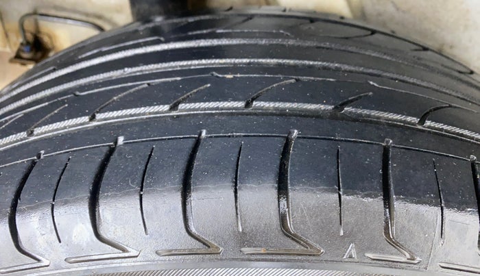 2019 Hyundai VENUE SX(O) CRDi, Diesel, Manual, 56,861 km, Right Rear Tyre Tread