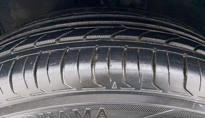 2016 Maruti Celerio VXI AGS, Petrol, Automatic, 29,833 km, Left Front Tyre Tread