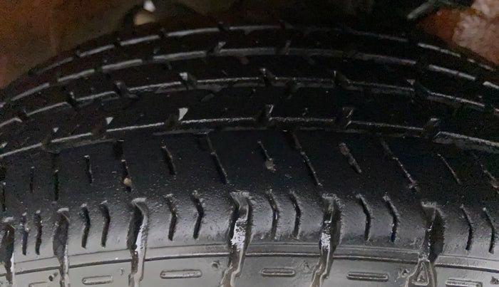 2018 Maruti Alto K10 LXI CNG (O), CNG, Manual, 30,957 km, Left Front Tyre Tread
