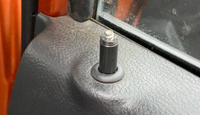 2018 Maruti Alto K10 LXI CNG (O), CNG, Manual, 30,957 km, Lock system - Door lock knob has minor damage