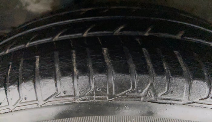 2016 Honda City V MT PETROL, Petrol, Manual, 35,202 km, Right Rear Tyre Tread