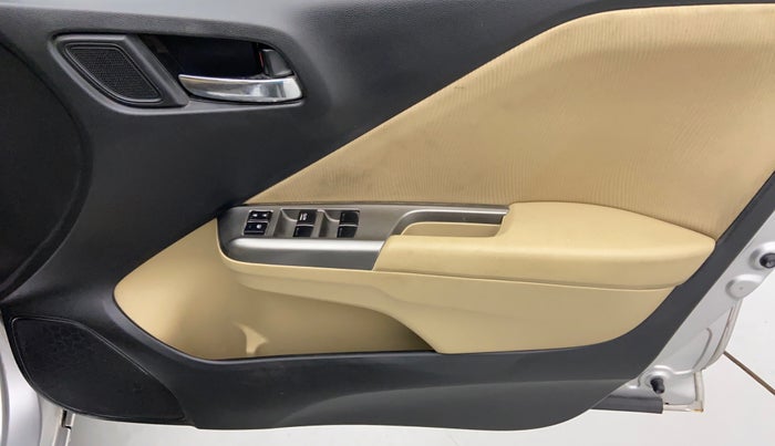 2016 Honda City V MT PETROL, Petrol, Manual, 35,202 km, Driver Side Door Panels Control