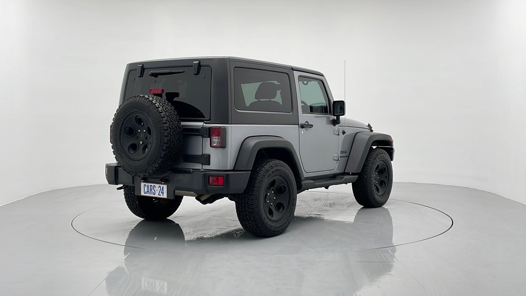 Right Back Diagonal (45- Degree) View