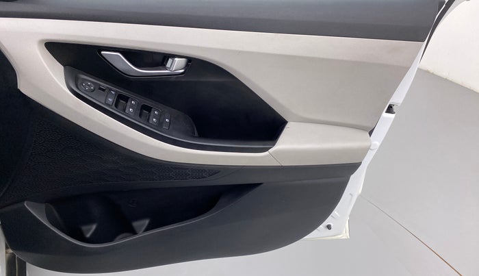 2020 Hyundai Creta S PETROL MT, Petrol, Manual, 16,997 km, Driver Side Door Panels Control
