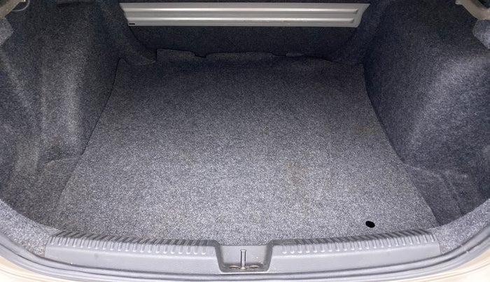 2016 Volkswagen Vento HIGHLINE PETROL, Petrol, Manual, 75,162 km, Boot Inside