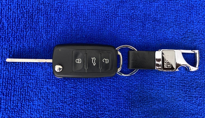 2016 Volkswagen Vento HIGHLINE PETROL, Petrol, Manual, 75,162 km, Key Close Up