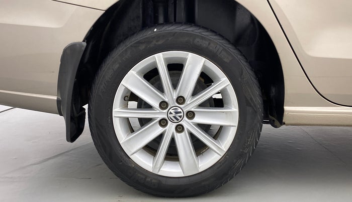 2016 Volkswagen Vento HIGHLINE PETROL, Petrol, Manual, 75,162 km, Right Rear Wheel