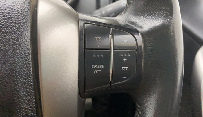 2018 Mahindra XUV500 W11 (O), Diesel, Manual, 89,157 km, Adaptive Cruise Control