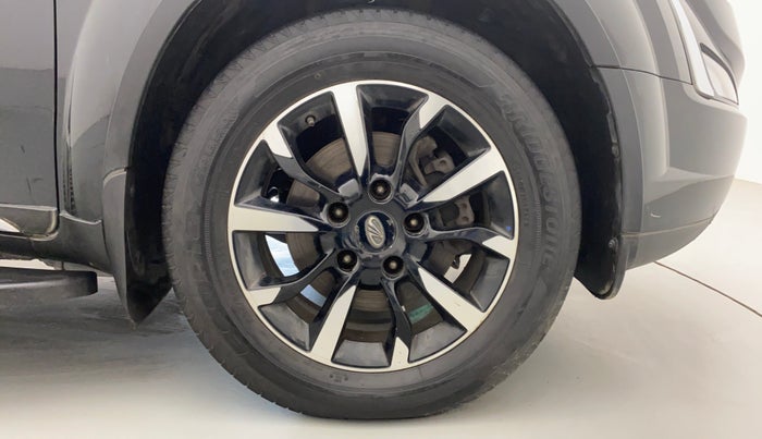 2018 Mahindra XUV500 W11 (O), Diesel, Manual, 89,157 km, Right Front Wheel
