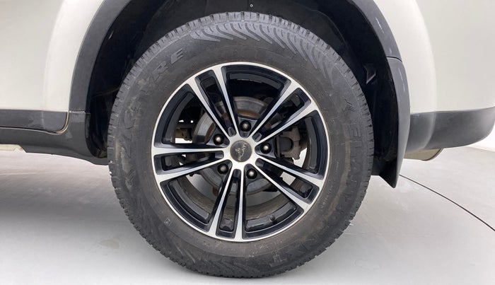 2020 Mahindra XUV500 W9, Diesel, Manual, 42,175 km, Left Rear Wheel