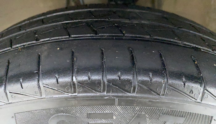 2020 Maruti Alto LXI, Petrol, Manual, Left Front Tyre Tread