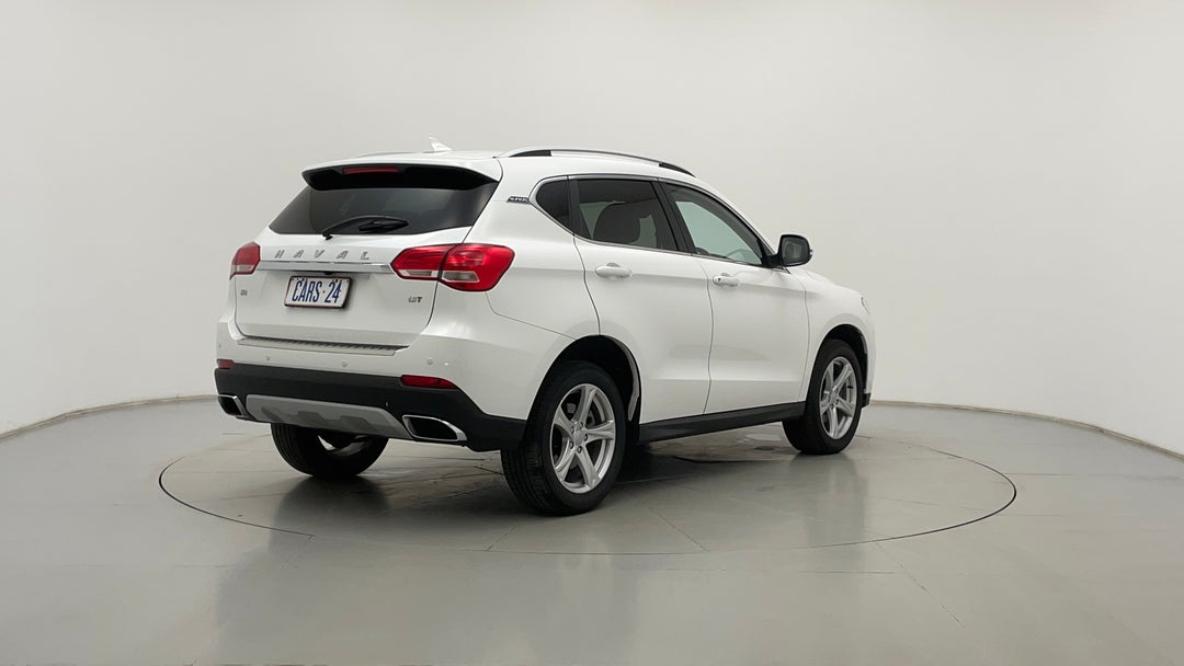 Right Back Diagonal (45- Degree) View