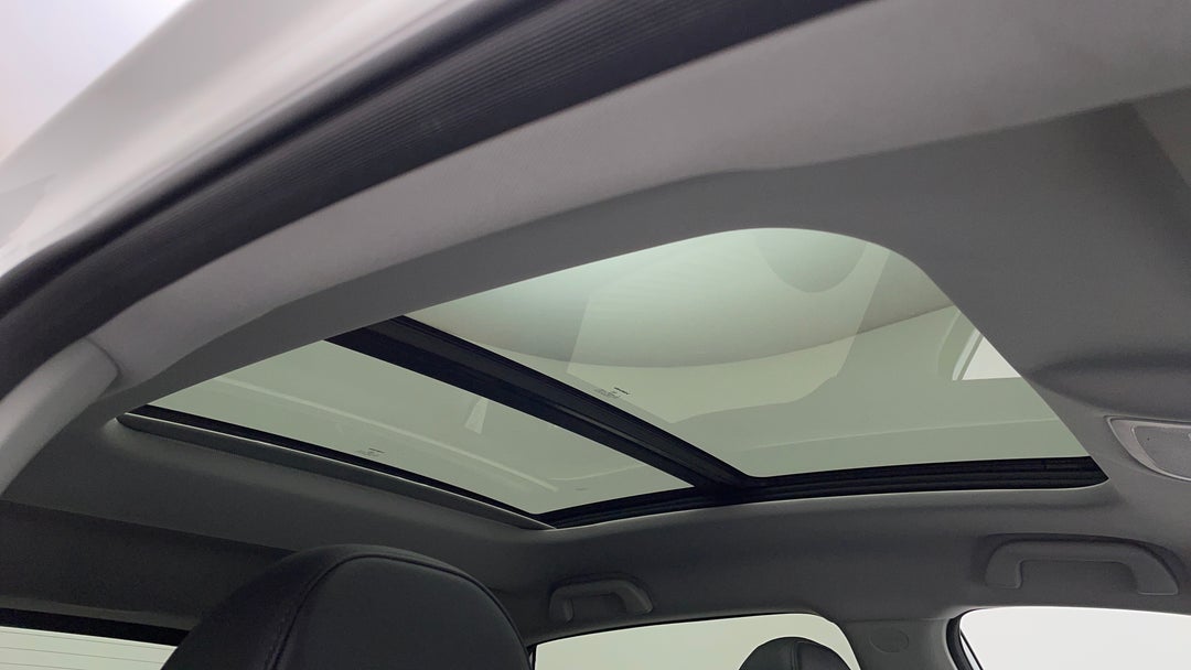 Interior Sunroof/Moonroof