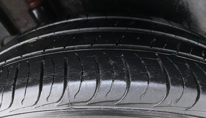 2020 KIA SELTOS HTK PLUS 1.5 DIESEL, Diesel, Manual, 28,796 km, Right Rear Tyre Tread