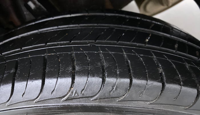 2020 KIA SELTOS HTK PLUS 1.5 DIESEL, Diesel, Manual, 28,796 km, Left Rear Tyre Tread
